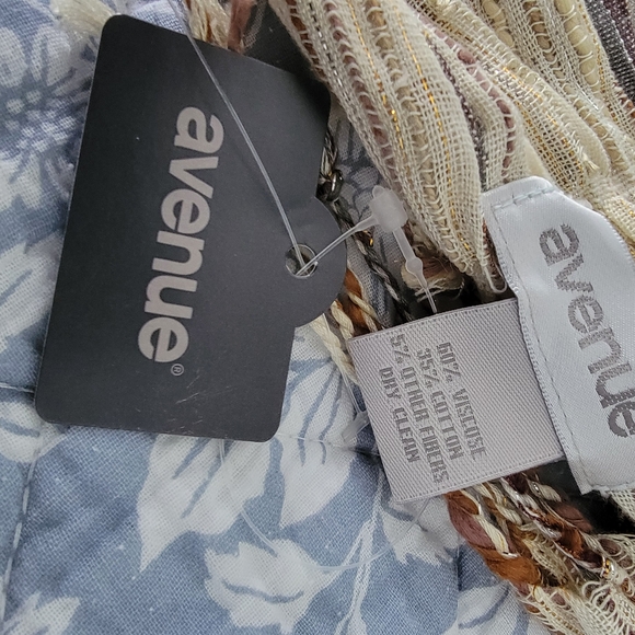 NWT Avenue Beige Scarf - Picture 7 of 8